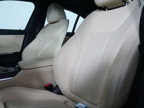 Certified 2023 BMW 330i Sedan w/ Premium Package image 11