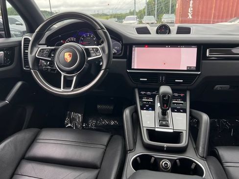 Used 2019 Porsche Cayenne w/ Premium Plus Package AWD/4WD image 17