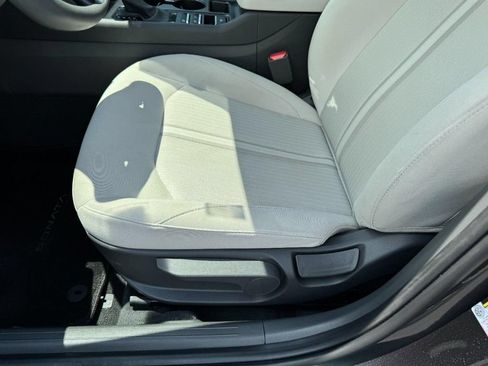 Used 2025 Hyundai Sonata SE FWD image 14