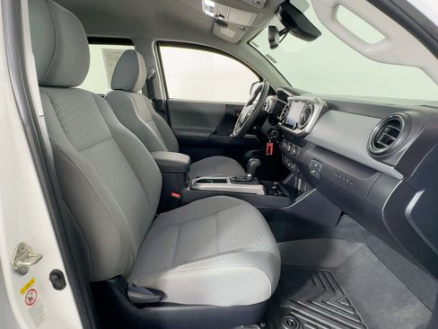 Used 2020 Toyota Tacoma SR5 image 28