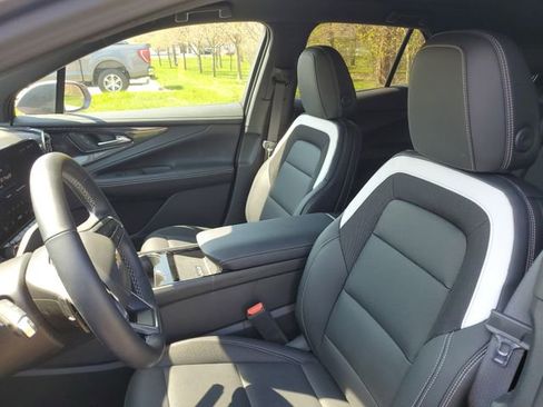 Used 2026 Chevrolet Blazer EV LT FWD image 5