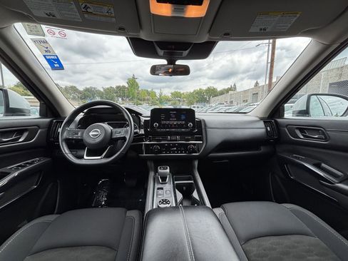 Used 2025 Nissan Pathfinder SV AWD/4WD image 36
