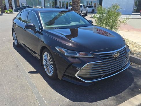 Used 2019 Toyota Avalon Limited w/ Advanced Safety Package FWD image 1