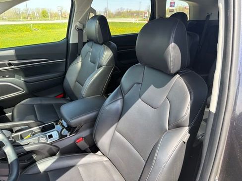 Used 2025 Kia Telluride S AWD/4WD image 13