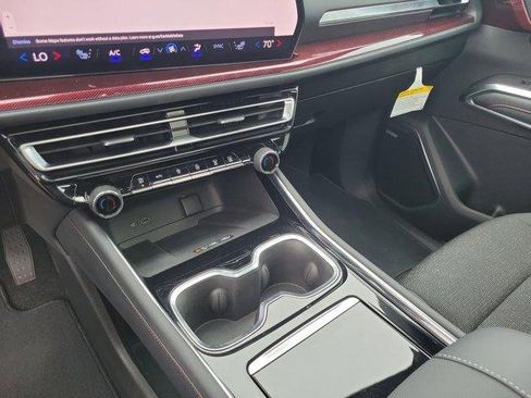 Used 2024 Chevrolet Traverse Z71 w/ Enhanced Driving Package image 32