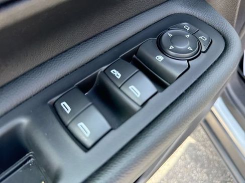 Used 2024 GMC Terrain SLE w/ Driver Convenience Package FWD image 13