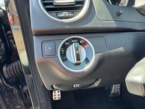Used 2012 Mercedes-Benz C 250 Sedan image 23