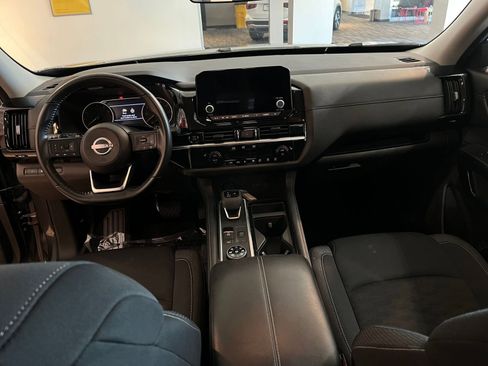 Used 2025 Nissan Pathfinder SV AWD/4WD image 35