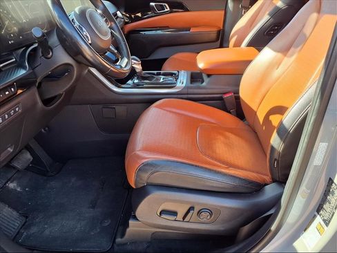 Used 2022 Kia Carnival SX Prestige image 29