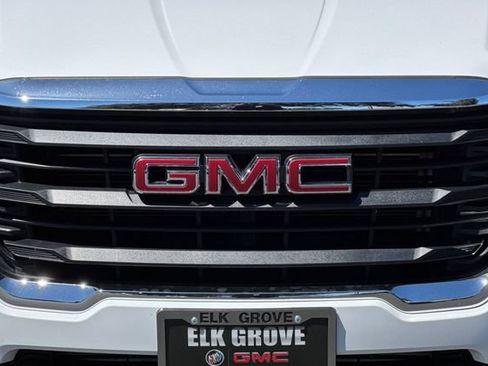 Used 2024 GMC Terrain SLE FWD image 46