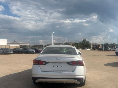 Used 2020 Nissan Altima 2.5 S FWD image 21