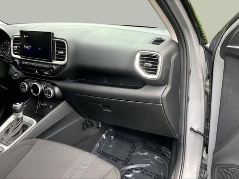 Used 2021 Hyundai Venue SEL w/ Premium Package FWD image 19