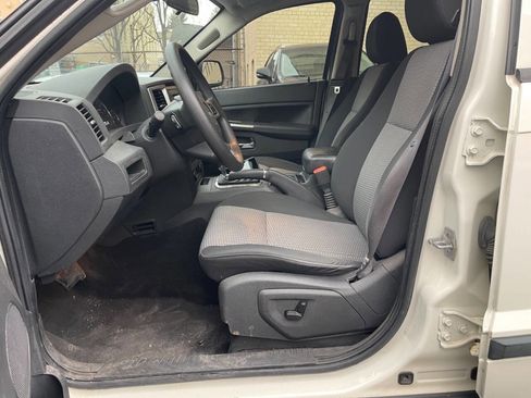 Used 2009 Jeep Grand Cherokee Laredo image 16