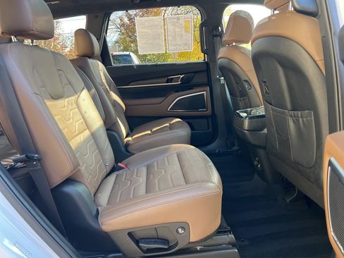Certified 2022 Kia Telluride SX w/ SX Prestige Package image 25