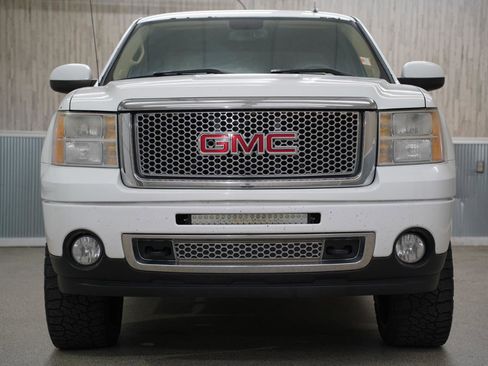 Used 2011 GMC Sierra 1500 Denali image 3