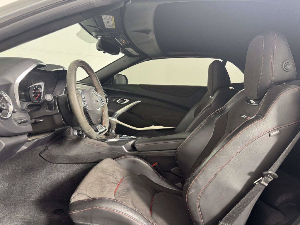 Used 2023 Chevrolet Camaro ZL1 RWD image 4