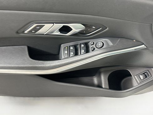 Used 2021 BMW 330i Sedan w/ Convenience Package image 15