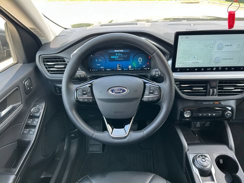 Used 2025 Ford Escape SE w/ PHEV Premium Package FWD image 15