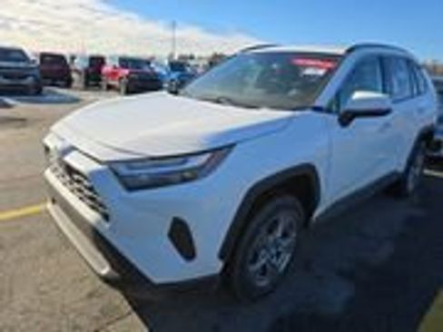 Used 2024 Toyota RAV4 XLE image 1