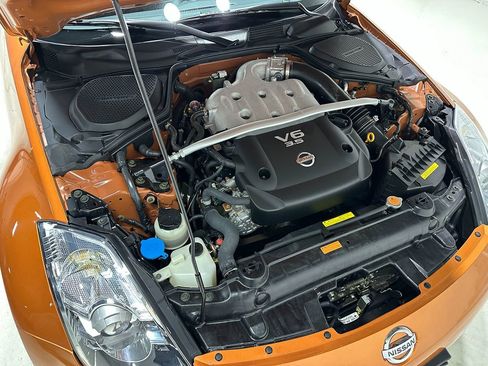 Used 2006 Nissan 350Z w/ (N93) Cargo Convenience Pkg image 3