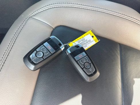 Used 2022 Ford Bronco Wildtrak AWD/4WD image 19