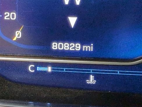 Certified 2022 Chevrolet Suburban Z71 w/ Luxury Package image 12