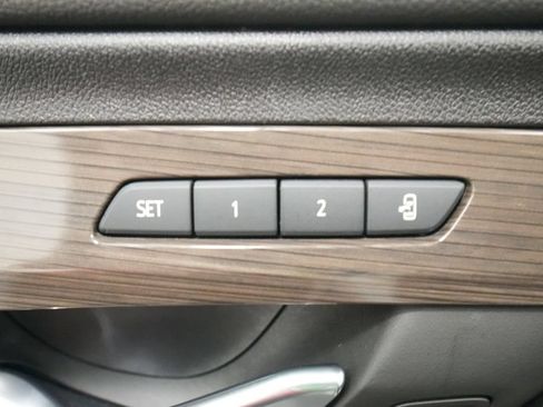 Used 2024 GMC Terrain Denali w/ Denali Premium Package AWD/4WD image 18