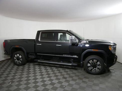Used 2023 GMC Sierra 2500 Denali image 2