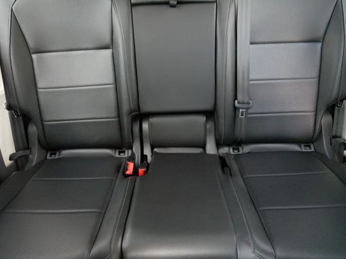 Used 2020 Volkswagen Tiguan SE AWD/4WD image 13