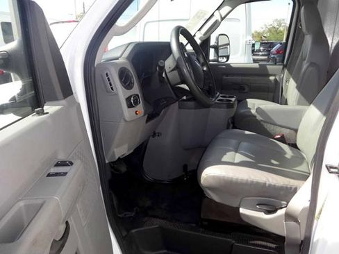 Used 2024 Ford E-450 and Econoline 450 Super Duty w/ Power Windows & Locks Group image 13