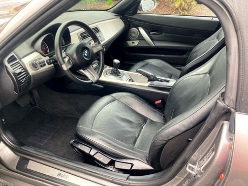Used 2003 BMW Z4 2.5i image 16