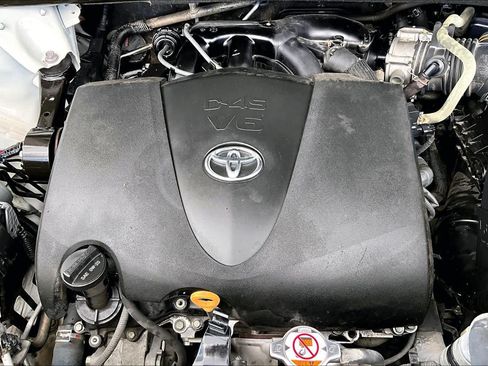 Used 2019 Toyota Highlander Limited FWD image 33