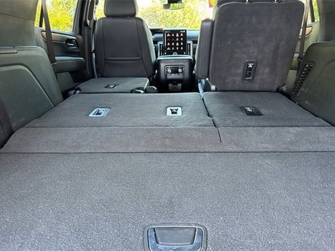 Used 2025 GMC Yukon Denali image 16
