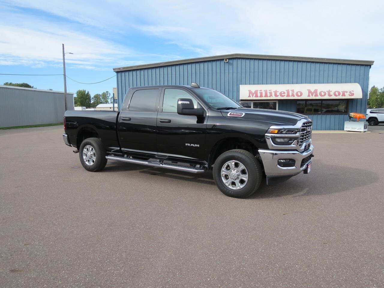 Used 2026 RAM 2500 Big Horn AWD/4WD image 3
