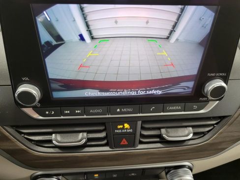 Used 2025 Nissan Altima 2.5 SV image 14