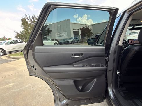Certified 2026 Nissan Pathfinder SL AWD/4WD image 23