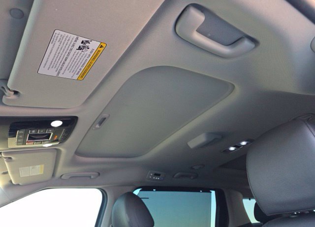 Certified 2025 Kia Carnival SX Prestige FWD image 15