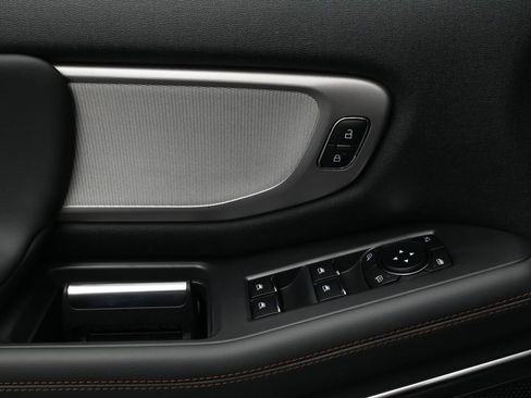 New 2025 Ford Expedition Active image 17