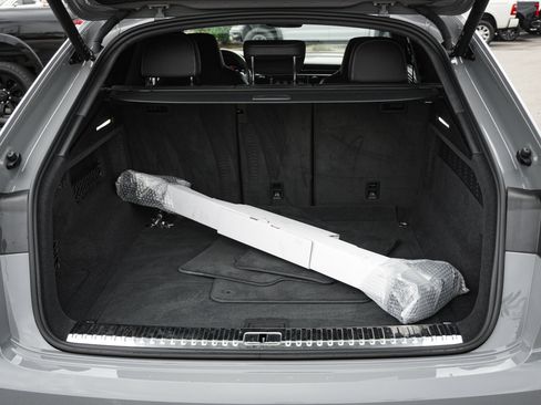 Used 2024 Audi RS Q8 image 33