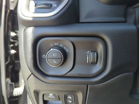 Used 2022 RAM 1500 Lone Star w/ Night Edition image 39