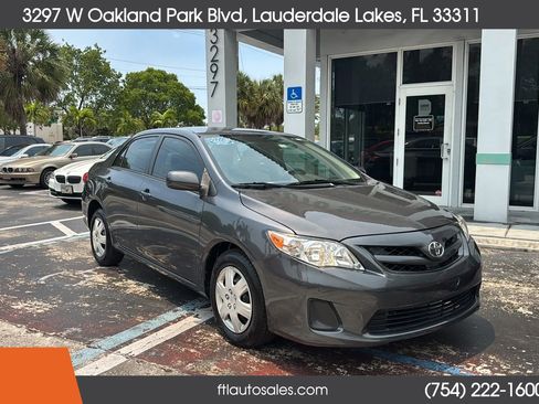 Used 2011 Toyota Corolla LE FWD image 3