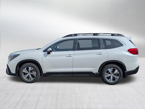 Used 2023 Subaru Ascent Premium w/ Convenience Package image 4
