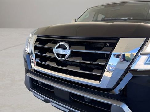 Used 2023 Nissan Armada Platinum w/ Captain's Chairs Package image 2