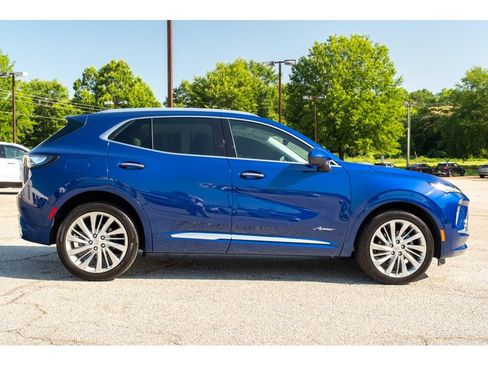Used 2024 Buick Envision Avenir AWD/4WD image 9