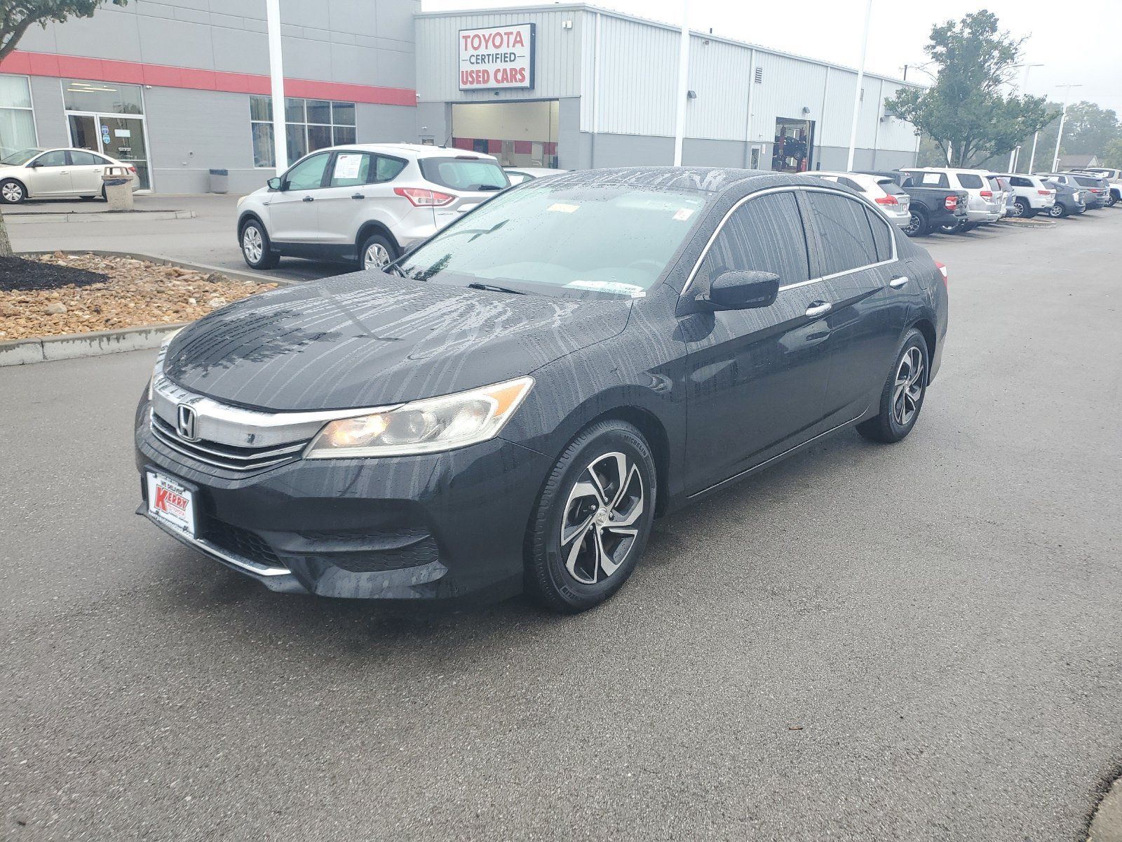 Used 2017 Honda Accord LX image 2