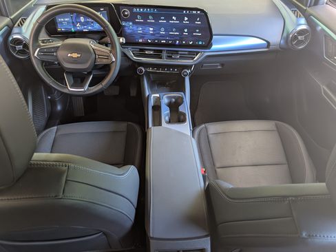Used 2025 Chevrolet Equinox EV LT w/ Convenience Package FWD image 22