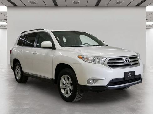 Used 2011 Toyota Highlander 2WD w/ Tech Pkg image 1