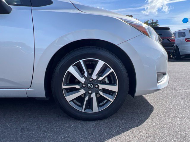 Used 2024 Nissan Versa SV FWD image 9