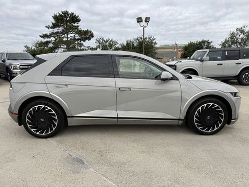 Used 2023 Hyundai Ioniq 5 Limited AWD/4WD image 2