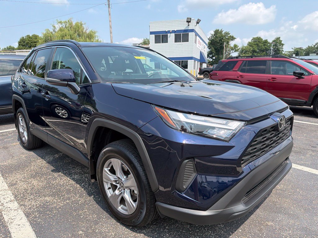 Used 2025 Toyota RAV4 XLE w/ Convenience Package FWD image 1